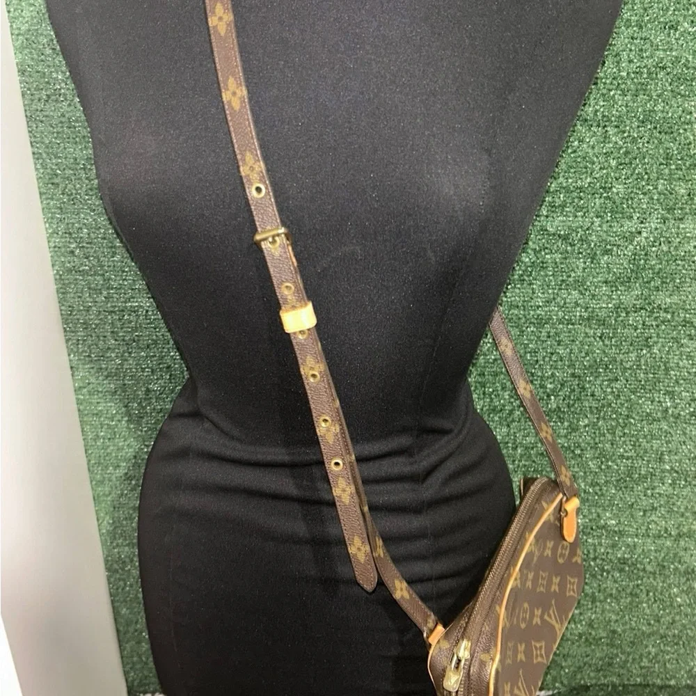 Louis Vuitton Monogram Marly Bando - Picture 1 of 16